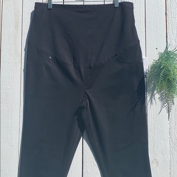 Women's Maternity Jeggings - Picture 5 of 14